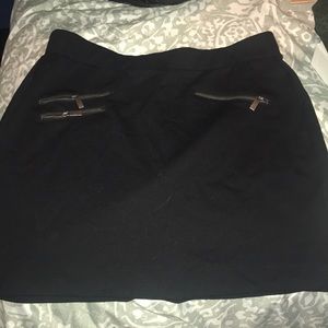 Black Old Navy Stretch Mini Skirt w Zipper Detail